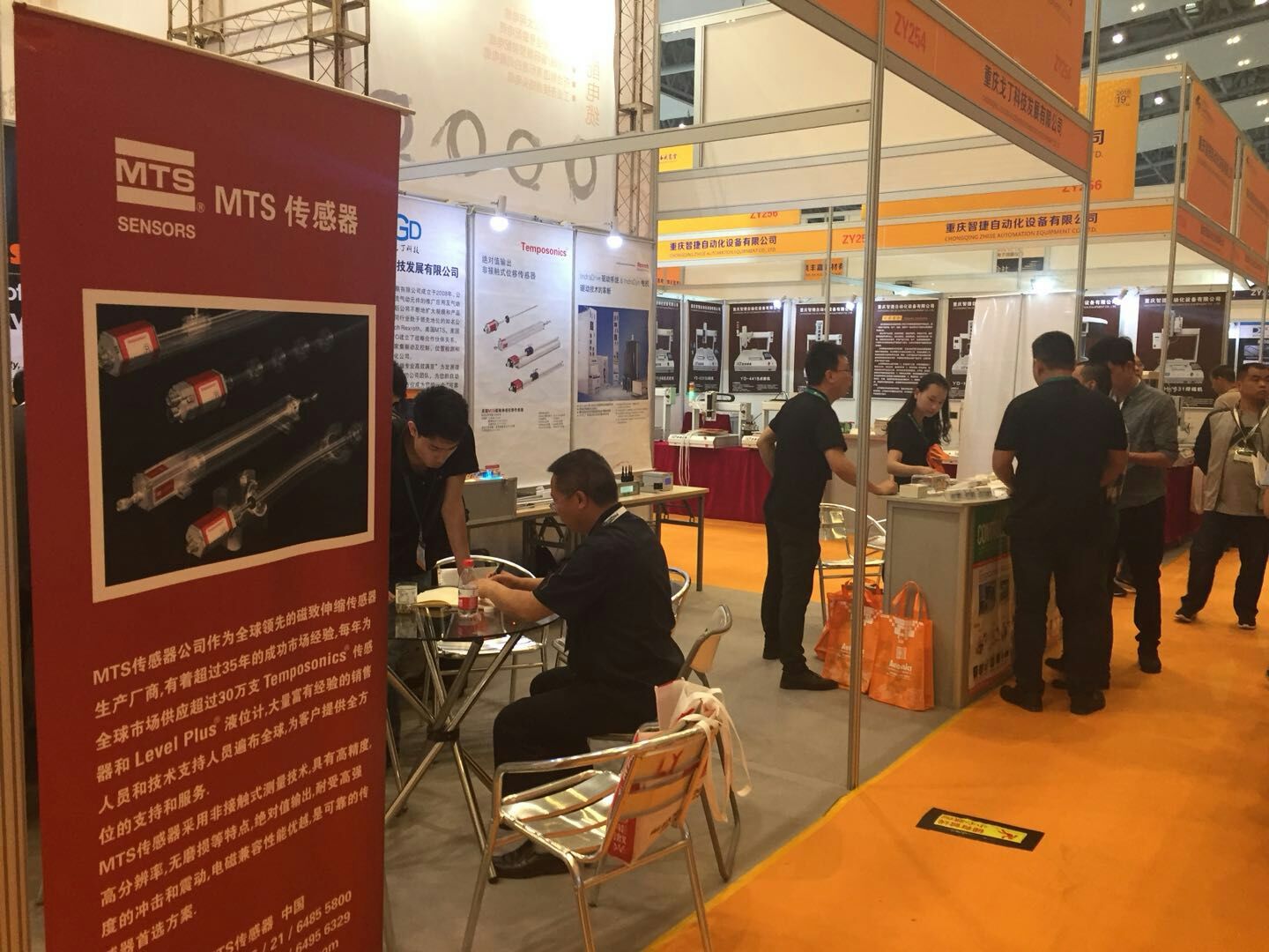 1742788796311418.jpg 1526875009683258.jpg