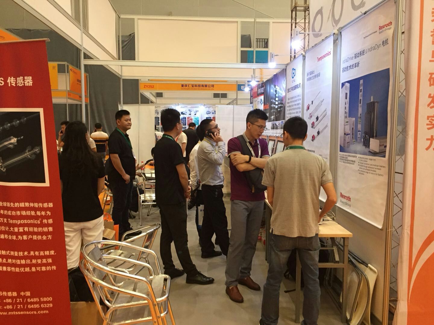 1742788796938570.jpg 1526874882126263.jpg